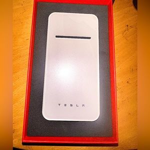 Genuine Tesla Wireless Portable Charger 2.0 Silver Open Box - never Used!!